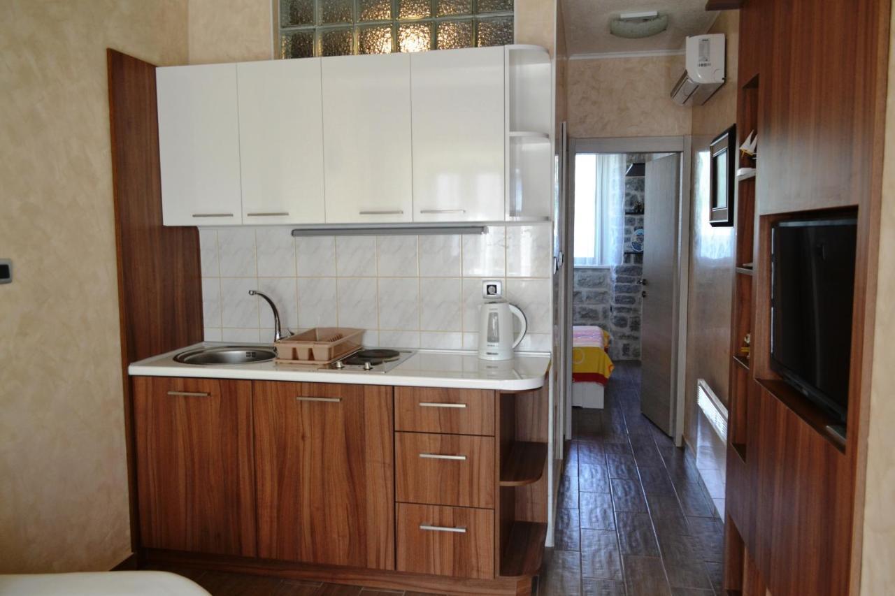 Lanterna Apartments Kotor Habitación foto